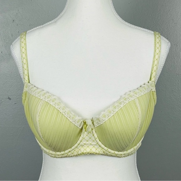 B.tempt’d by Wacoal light green underwire adjustable strap bra, size 36D. - Picture 1 of 9